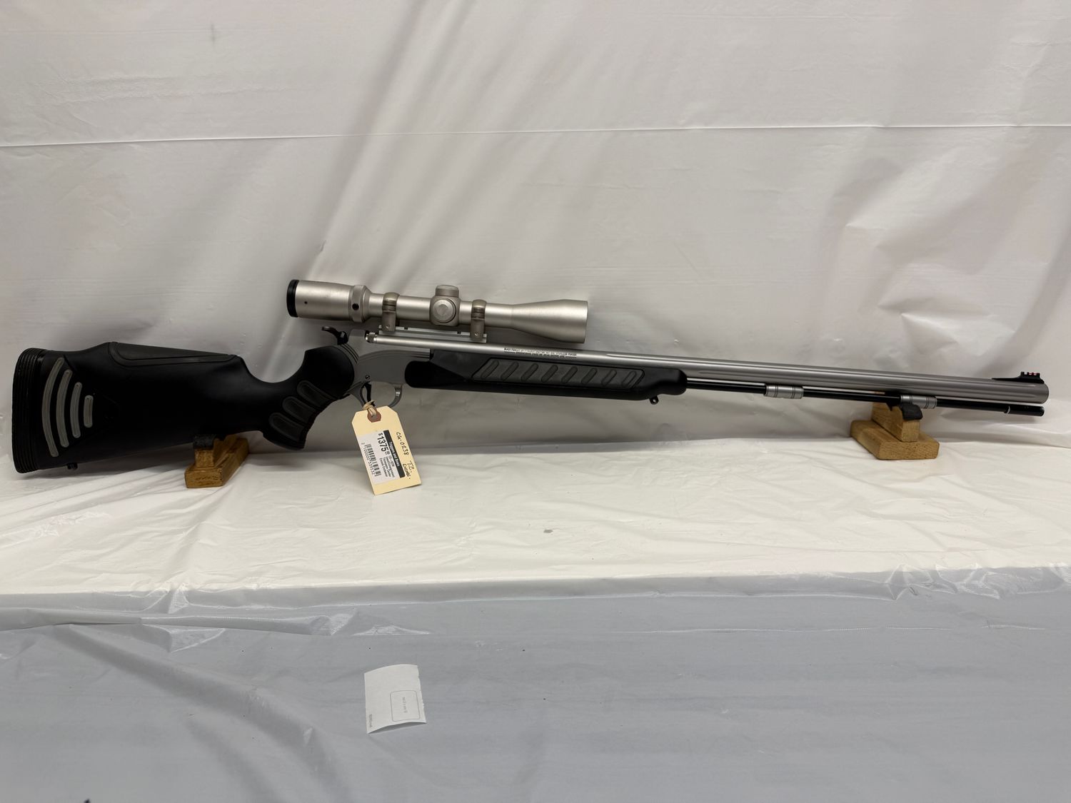 CG-0238 Used/Consignment Thompson Center Encore Endeavor 50Cal Muzzle Loading Rifle, 28 CG-0238 Used/Consignment Thompson Center Encore Endeavor 50Cal Muzzle Loading Rifle, 28" Stainless Fluted Barrel W/ Burris Fullfield II 3-9x40 Stainless Scope. Black Synthetic Stock - Mint Condition!