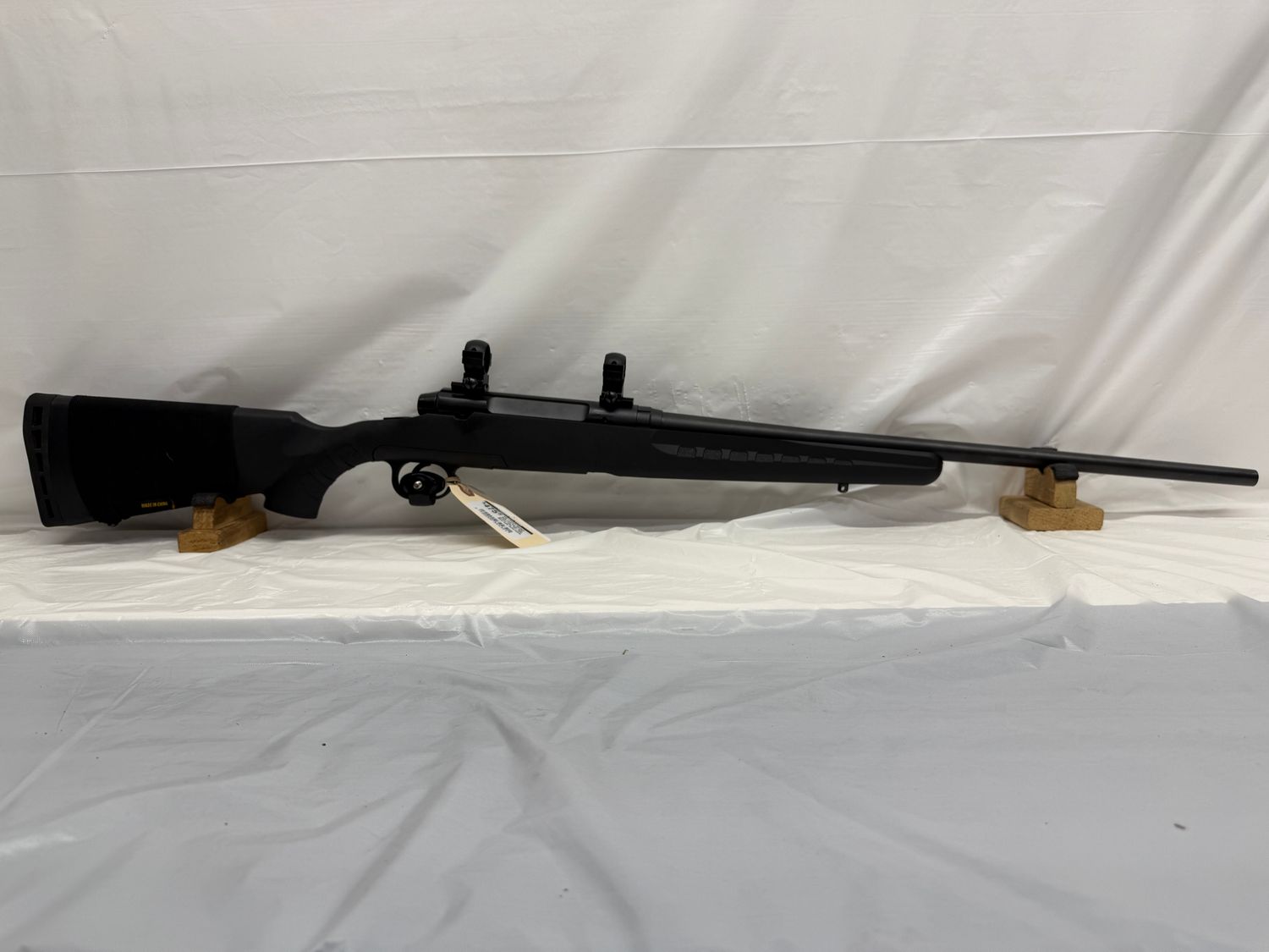 UG-21471 Savage Axis Left Hand Bolt Action Rifle, 22-250 Rem W/ Detachable Magazine, Black/Synthetic. Includes Rings and Bases - Excellent Condition. UG-21471 Savage Axis Left Hand Bolt Action Rifle, 22-250 Rem W/ Detachable Magazine, Black/Synthetic. Includes Rings and Bases - Excellent Condition.
