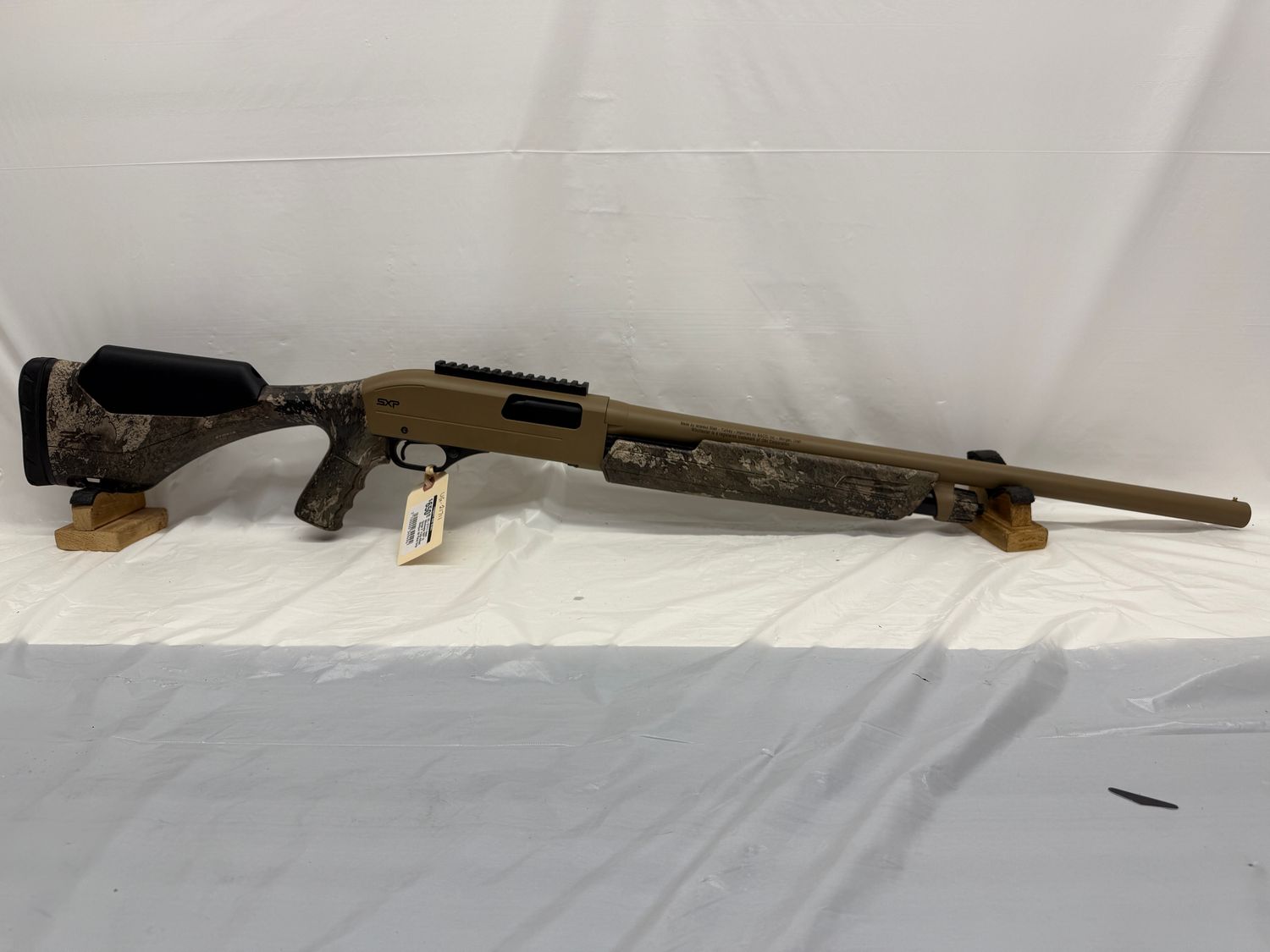 UG-21711 Used Winchester SXP Extreme Deer Hybrid Hunter True Timber Strata FDE 12 Gauge 3" Fully Rifled Shotgun W/ Pistol Grip and Interchangeable Comb and Spacer, 22" Barrel - Mint Condition!