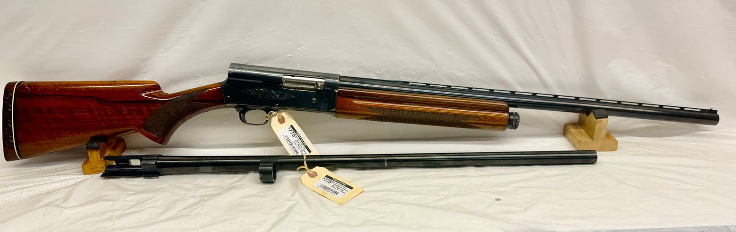 UG-21981 USED Browning A5 12 Gauge 2 3/4" Chamber W/  26" VR Barrel Stamped  S** (Special Steel- Modified) Fixed Choke, Includes 24" Plain Barrel Fixed Choke, Minor Rust Marks - Good Condition For Age