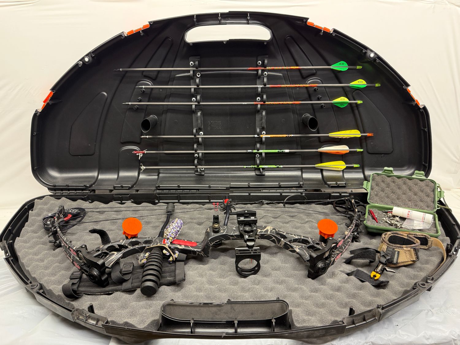 UB-420, Used PSE Surge R.H. 70LB Draw, Package W/ Flambeau Hard Case, Cobra Caliper Wrist Release, 6 Arrows, Arm Guard, & 6 Judo Small Game Broadheads - Excellent Condition! UB-420, Used PSE Surge R.H. 70LB Draw, Package W/ Flambeau Hard Case, Cobra Caliper Wrist Release, 6 Arrows, Arm Guard, & 6 Judo Small Game Broadheads - Excellent Condition!