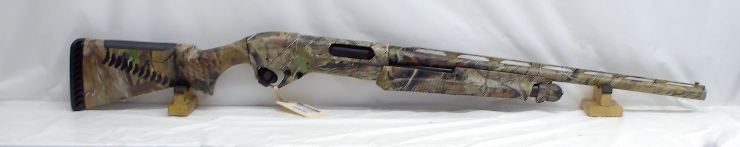 UG-22149 Benelli Super Nova APG Camo, 12 ga X 3 1/2"  24" Vent Rib Barrel with 2 choke tubes. Good Condition.