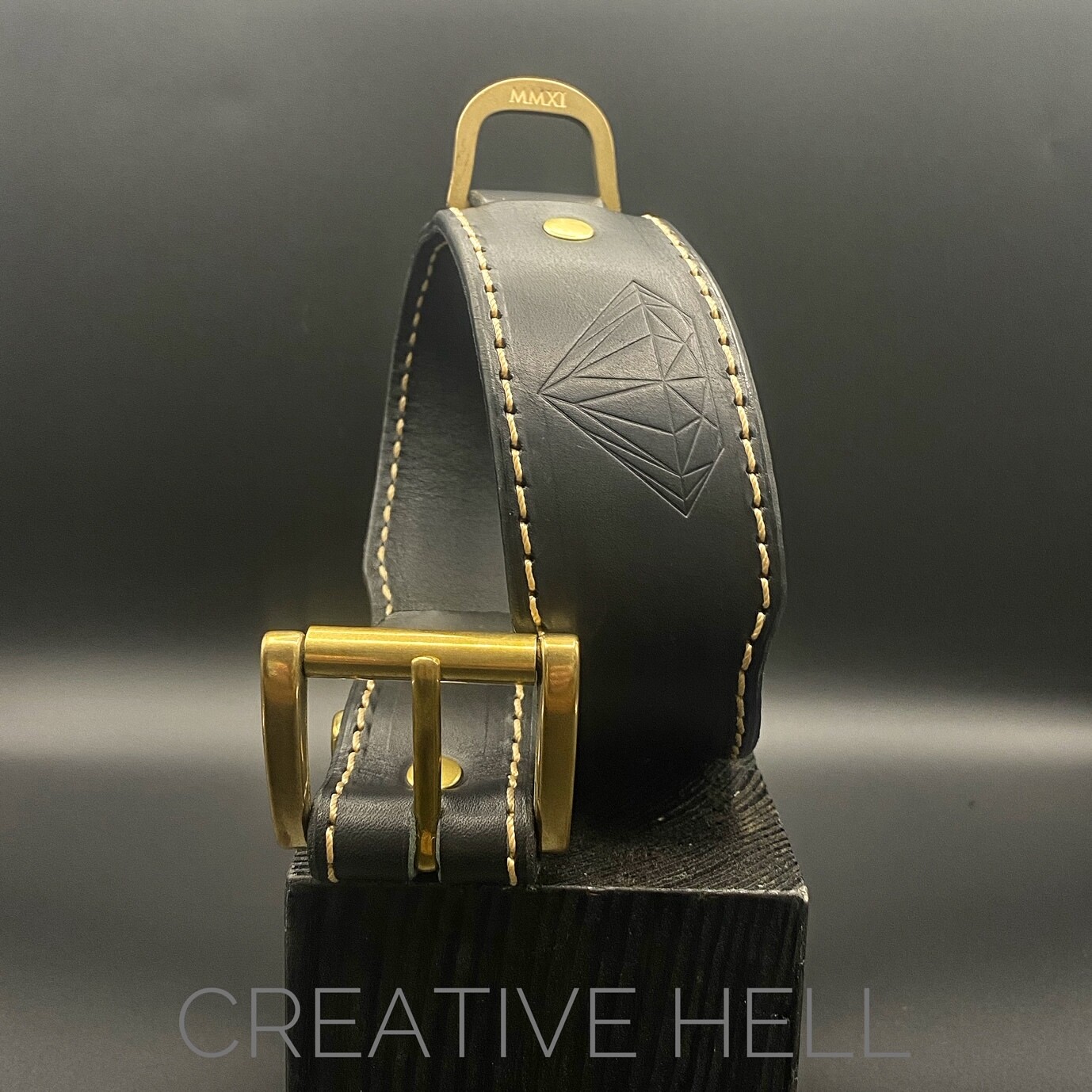 Hundehalsband mit Wunschnamen und Wunschzeichen in Black Velvet