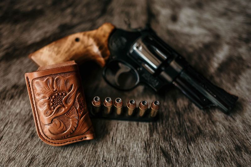 Vertical Strip Pouch .38 or .44 - FOR REVOLVERS