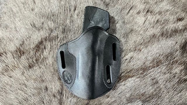 Cuda 1911 Government Model RH Black