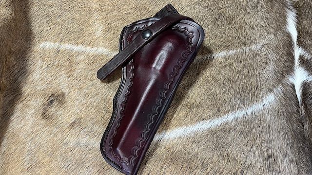 Cattleman 4 5/8" Blackhawk Optic Cut Crossdraw Oxblood Border Stamped RH