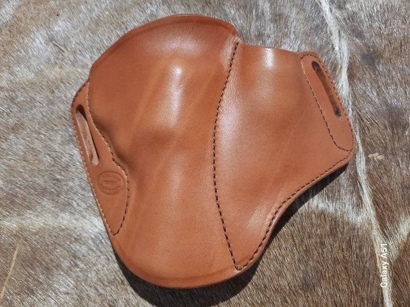 Boomer fits Colt King Cobra 3" - Speed Loader Pocket RH Tan