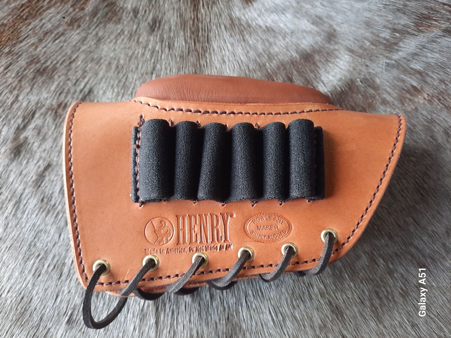 Cartridge Cuff w/riser, elastic loops, RH, Henry Logo - Pistol Caliber