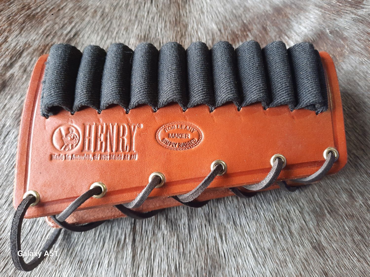 Cartridge Cuff, elastic loops, RH, Henry Logo, Tan - Pistol Caliber