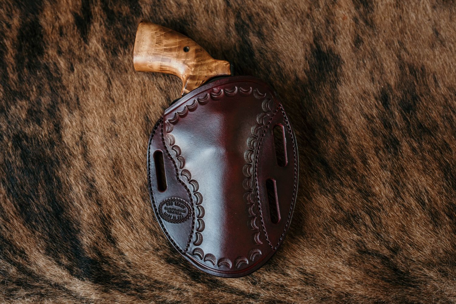 RH sourdough 4" N oxblood border tooled