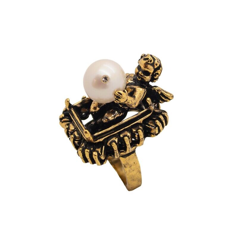 Anello putto con perla