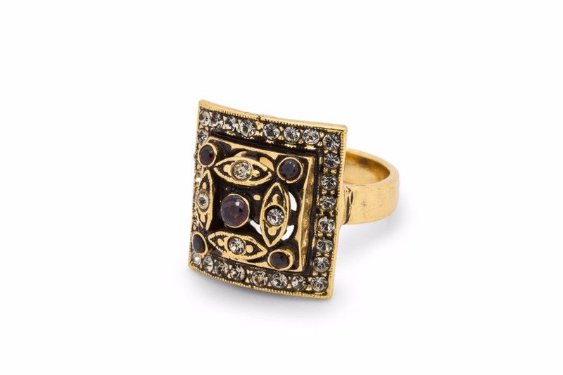 Anello quadro