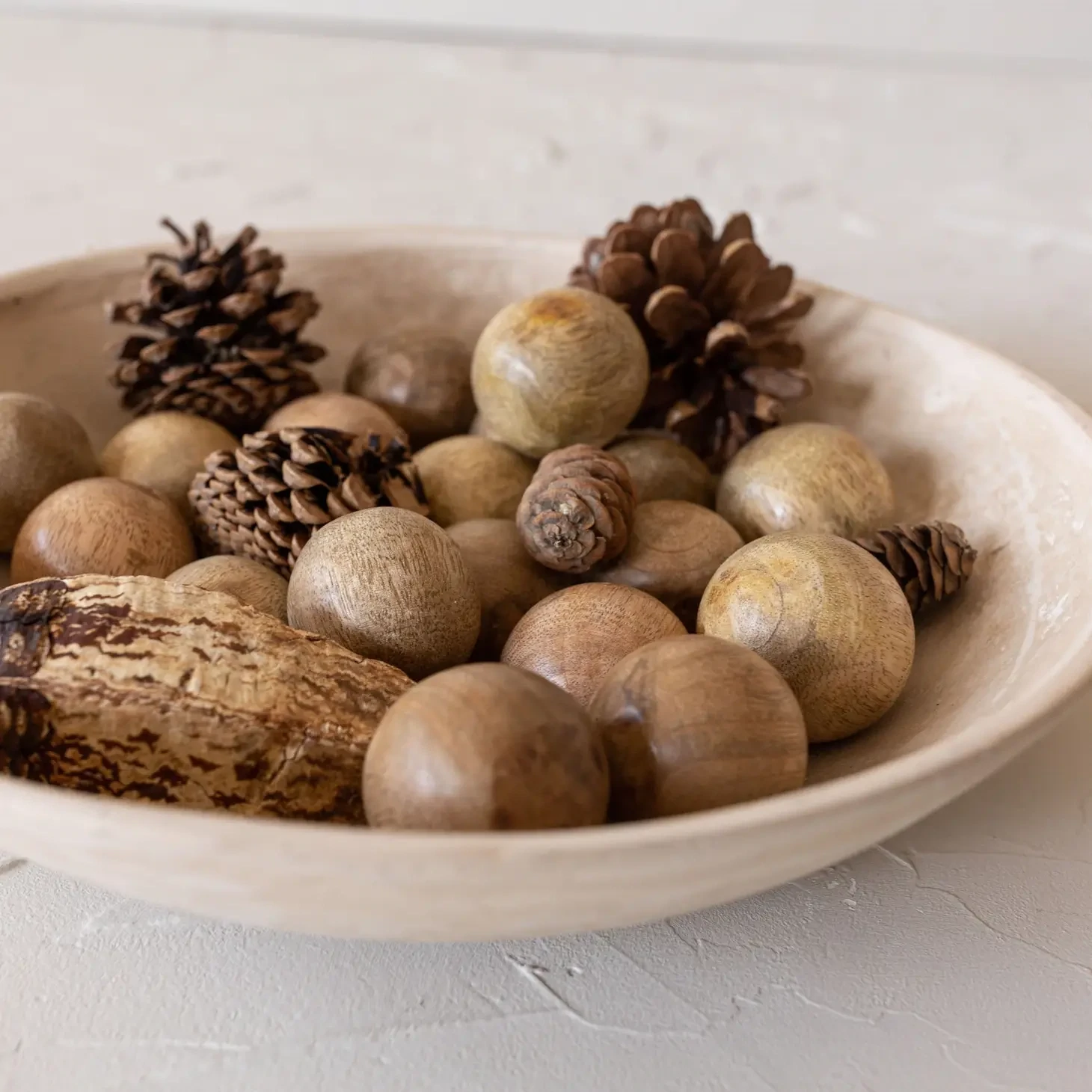 6 Deco Balls with Bag