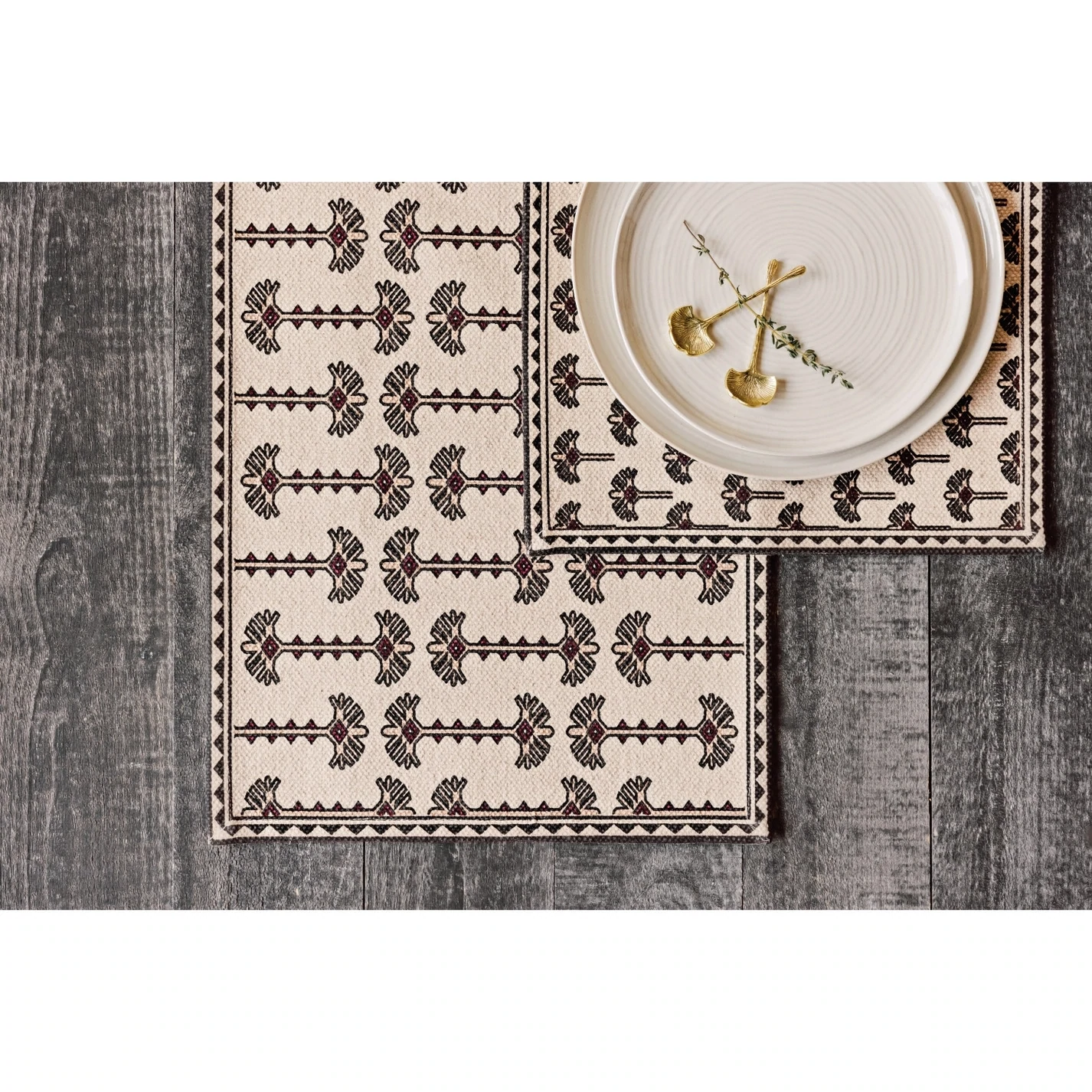 Torres Table Runner 72&quot;