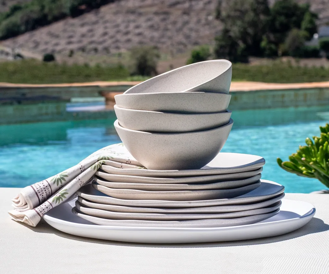 Off-White Outdoor Dinnerware Set/12