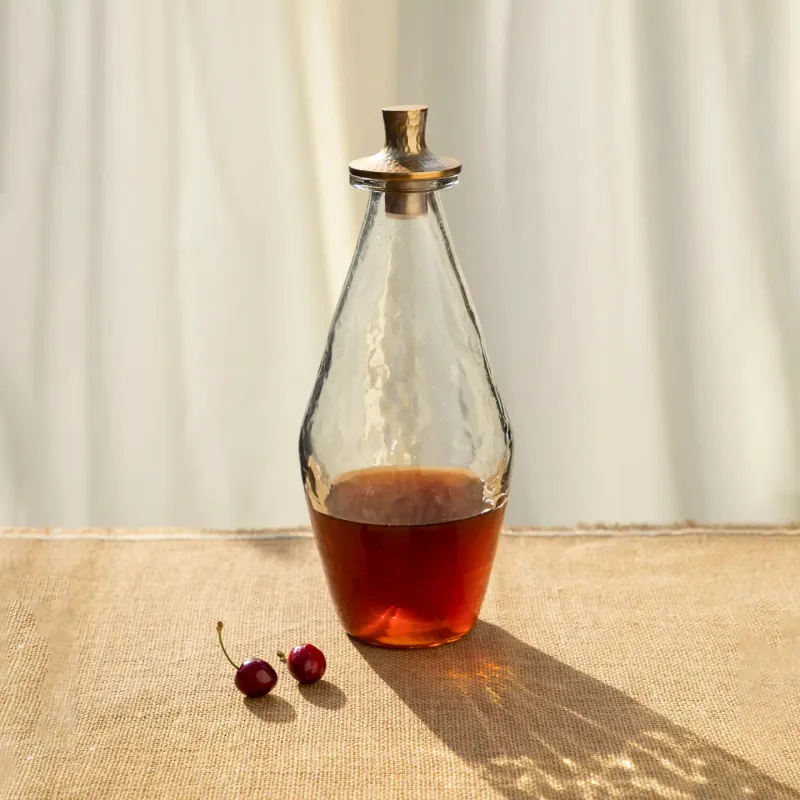Pebbled Decanter Classic