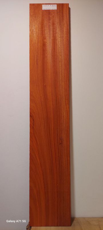 Padauk 7/8"x7,1/2"x42"