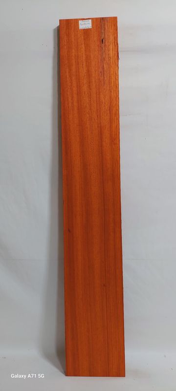 Padauk 7/8"x6,1/2"x41"
