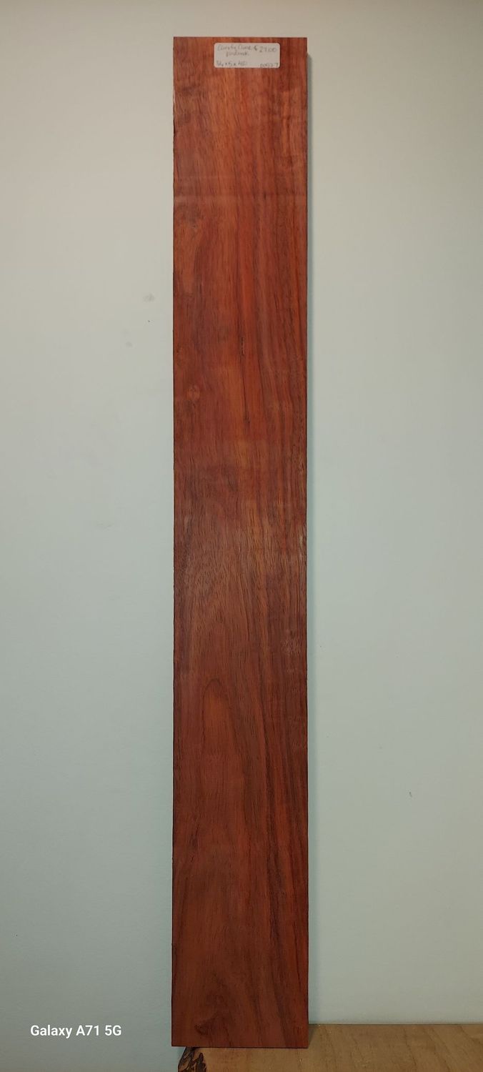 Candy Cane Padauk 3/4"x4,1/2"x46"