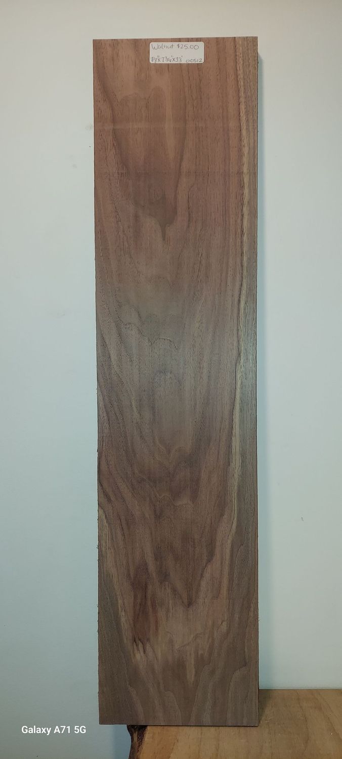 Walnut 7/8"x7,3/4"x33"