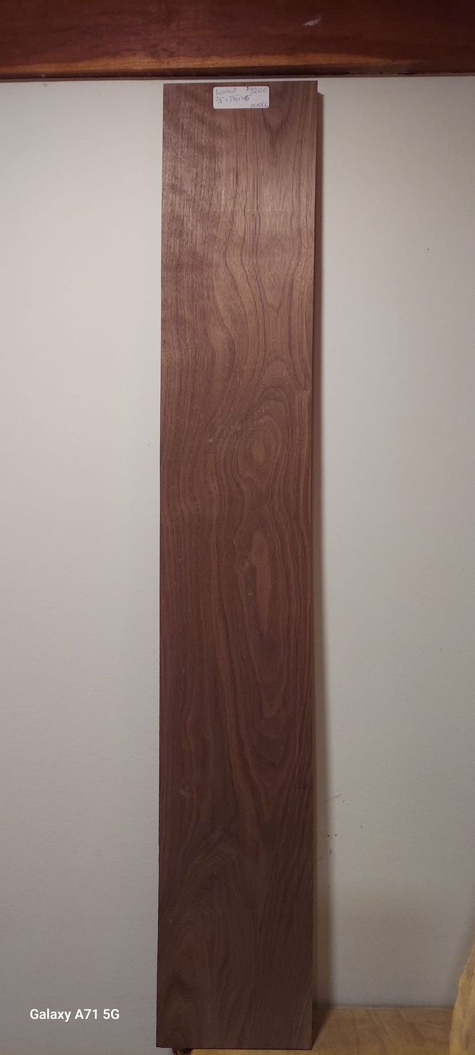 Walnut 7/8"x7,1/4"x46"