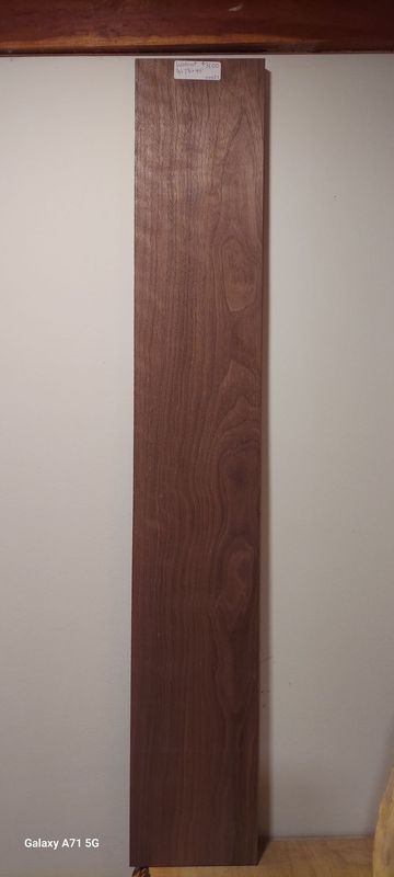 Walnut 7/8"x7,1/4"x45"