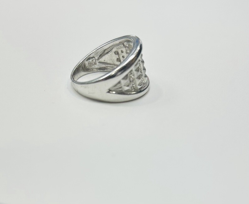 RING 10K WHITE GOLD 6.0g DIAMOND