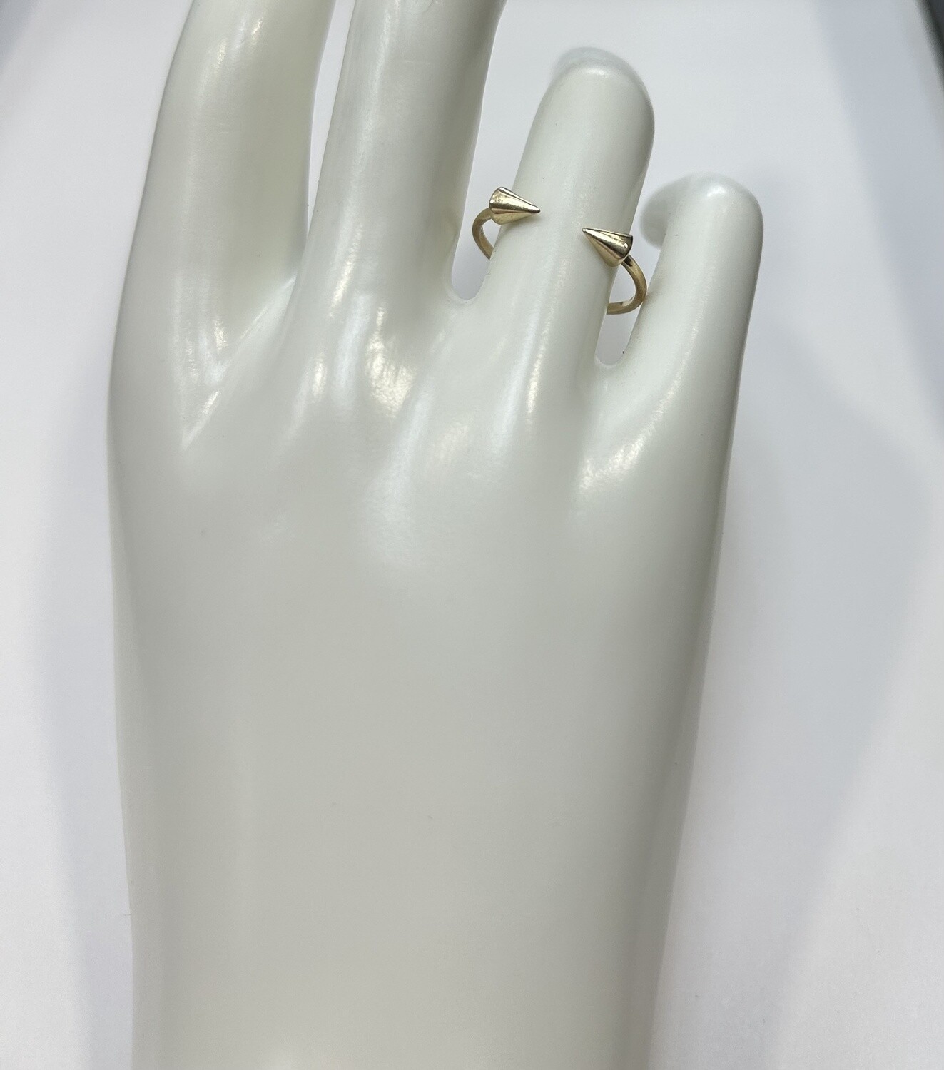 RING 14K 1.2g POINTY ADJUSTABLE