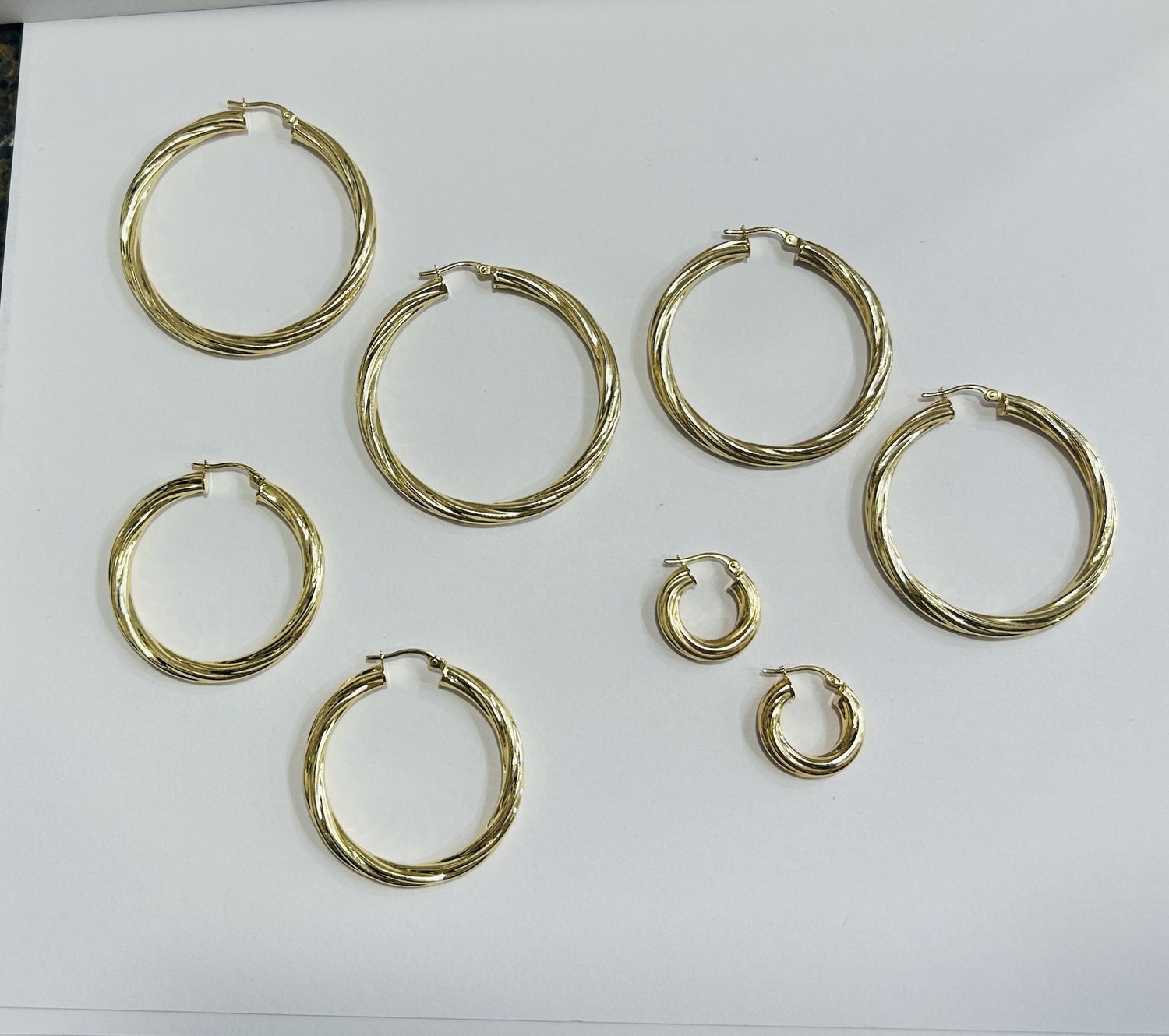 10k 4mm Twist Hoop