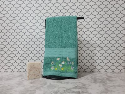 Wildflower Embroidered Hand Towel – Botanical Floral Accent for Kitchen or Bathroom