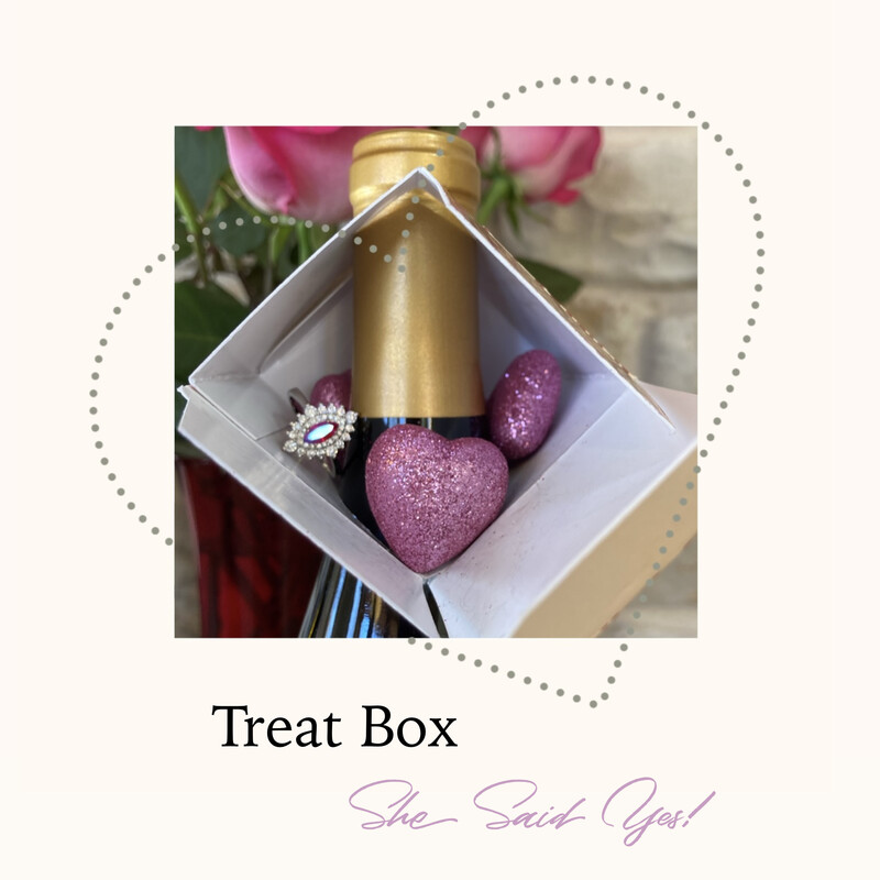Heart and Bow Candy Box - Bottle Topper