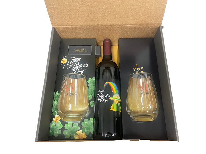 Irish Theme / Saint Patrick's Day Gift Boxes And 2 Glasses Irish Theme / Saint Patrick's Day Gift Boxes And 2 Glasses