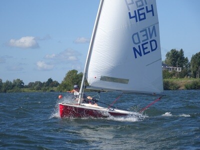 Privéles-  zeilen met een open boot