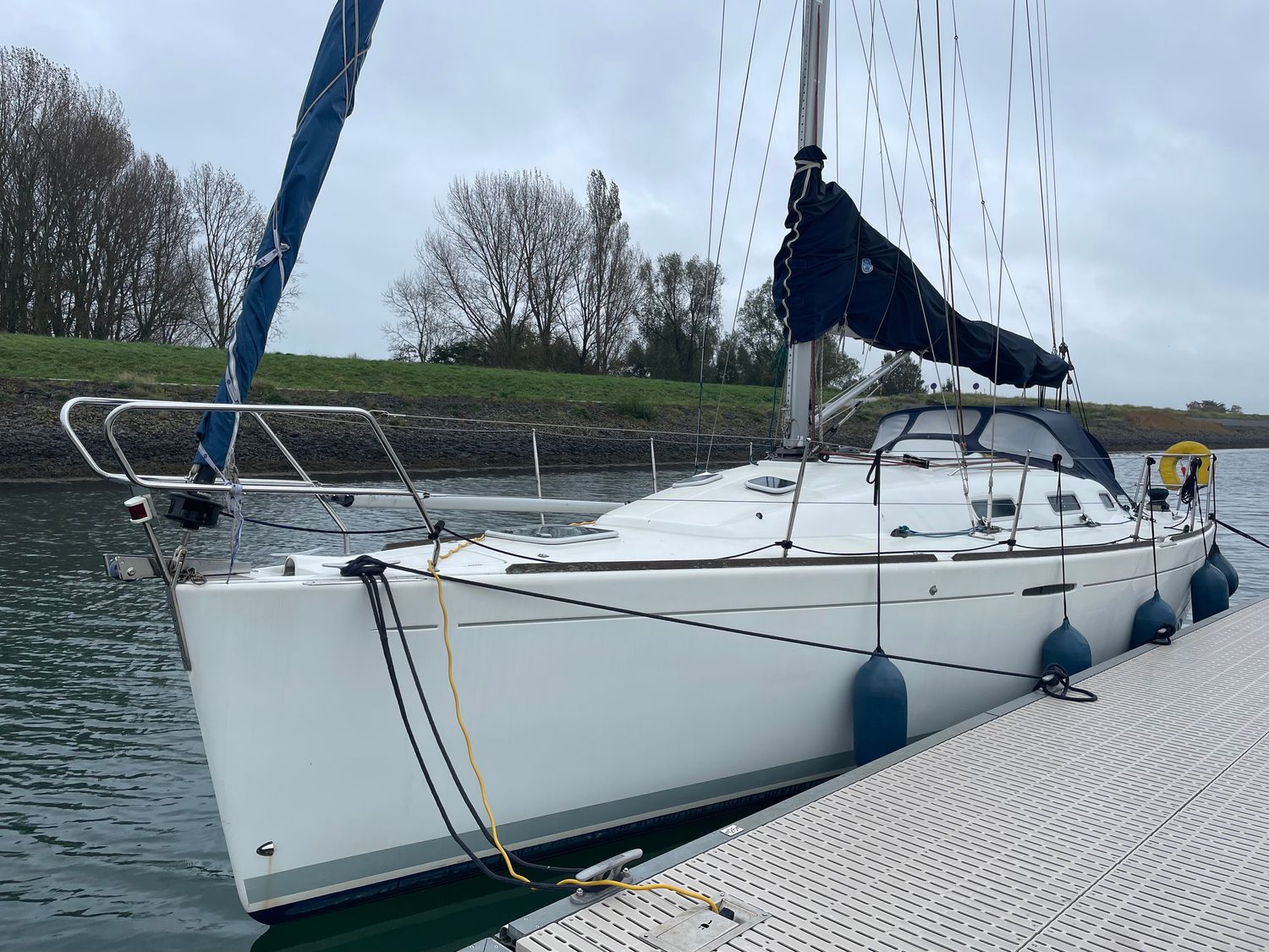 Beneteau First 36.7 - Te Huur