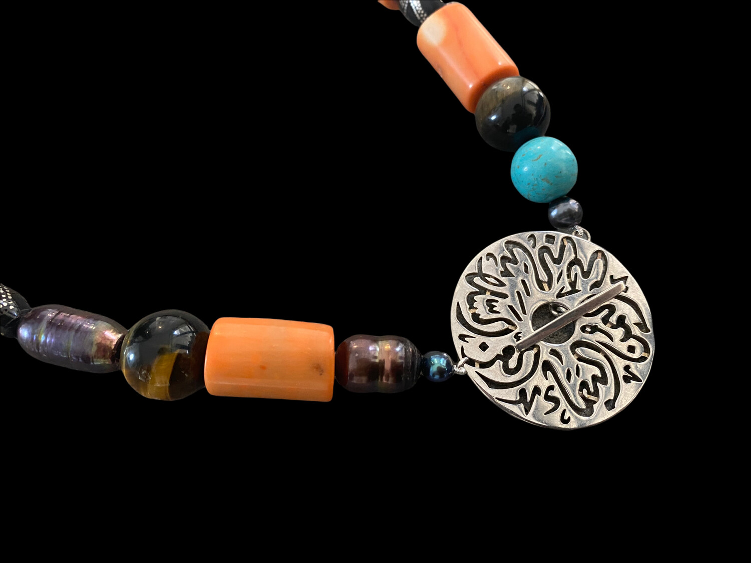 Abstract Necklace With Medium Disc Clasp
