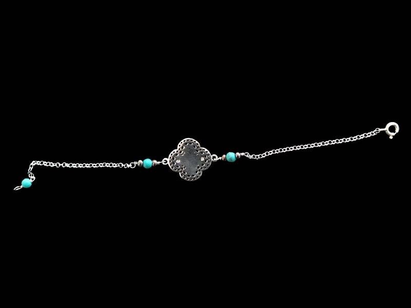BRACELET WITH SMALL SILVER CLOVER