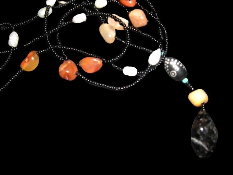 BEAD TIE NECKLACE. YOUSOR &amp; AGATE
