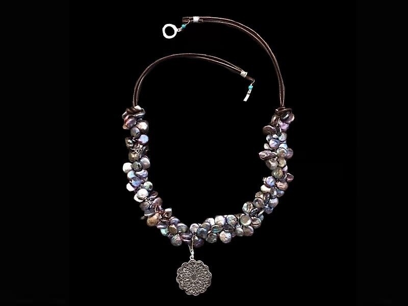 GEO CIRCLE WITH PEARLS AND LEATHER NECKLACE