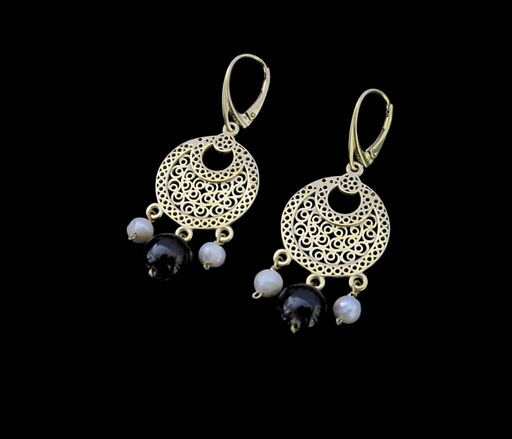 CRESCENT EARRINGS WITH 3 STONES