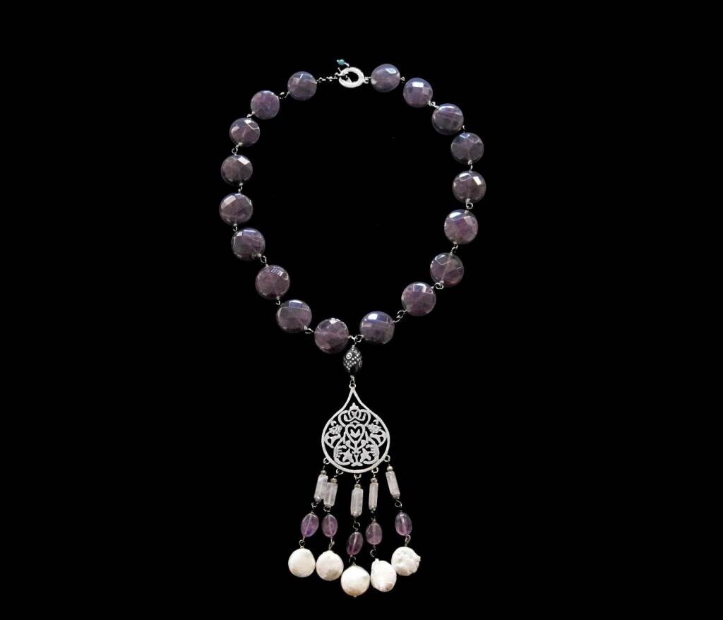 GEMSTONE ARABESQUE NECKLACE WITH TASSELS