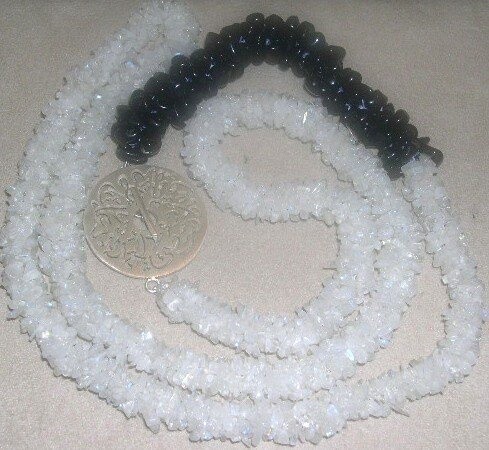 BROCADED STONES WITH SILVER CLASP