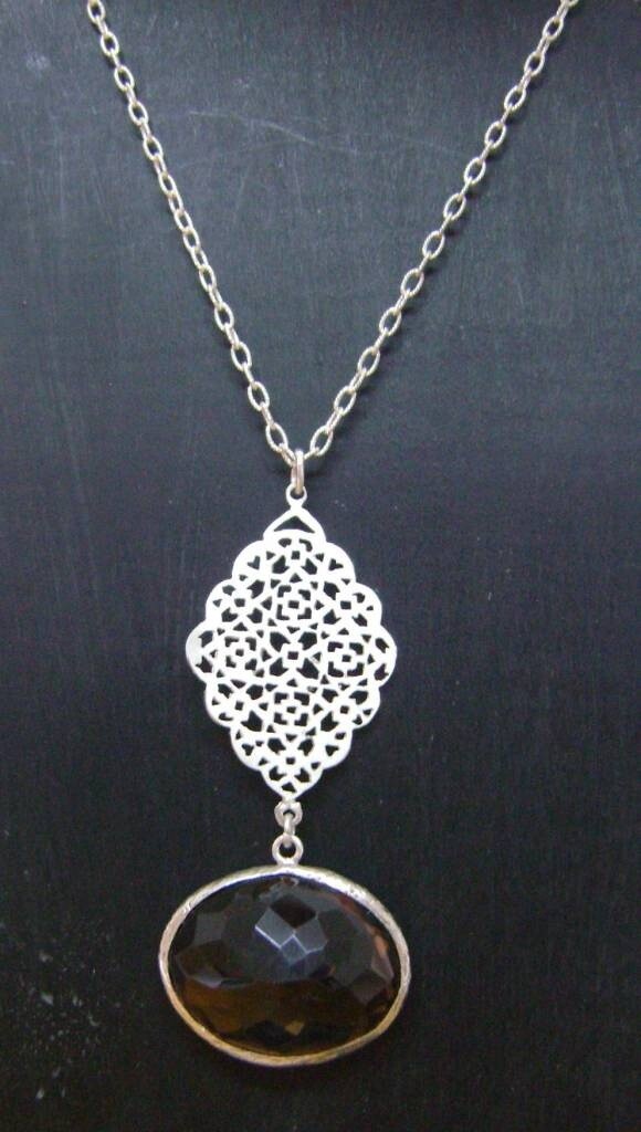 GEO NECKLACE ON CHAIN WITH LARGE STONE