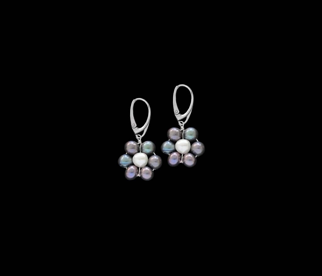 GREY PEARL FLOWER EARRINGS WITH SILVER HOOK