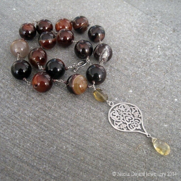 GEMSTONE NECKLACE WITH ARABESQUE &amp; CUT STONE DROP