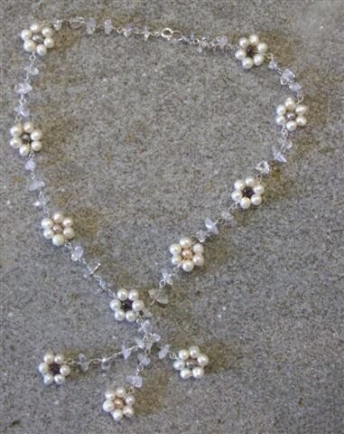 FRESHWATER PEARL FLOWER SHORT NECKLACE WITH TASSEL