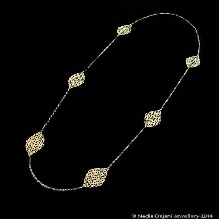 CHAIN NECKLACE WITH 6 GEOMETRY MOTIFS. SILVER GOLD PLATED