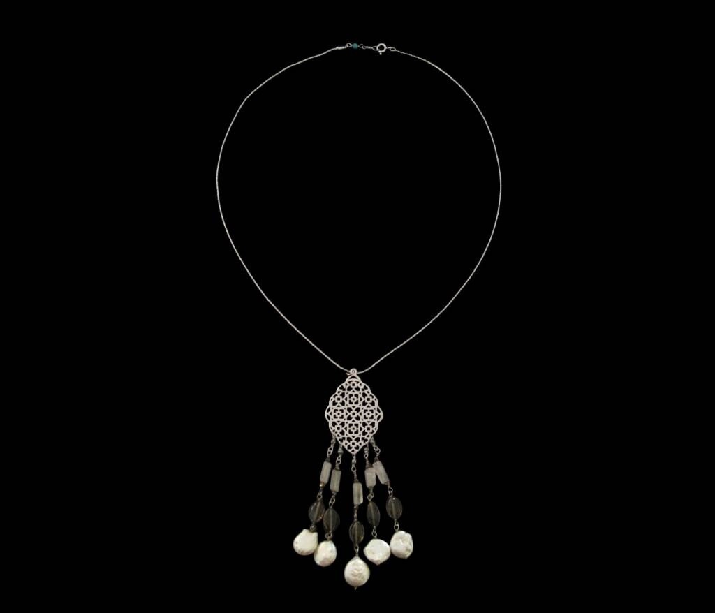 GEO SLV NECKLACE ON SILVER CHAIN &amp; TASSEL