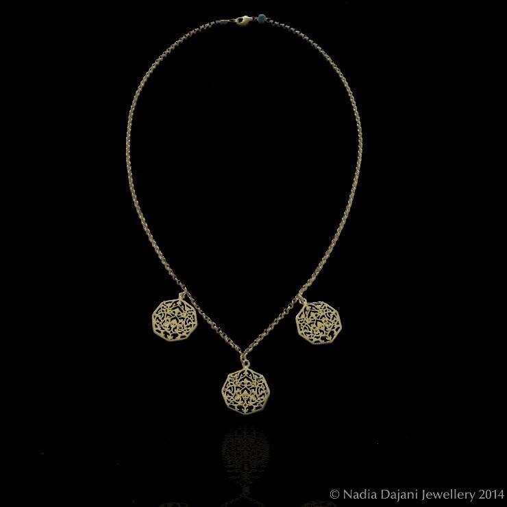 CHAIN NECKLACE WITH THREE OCTAGONS
