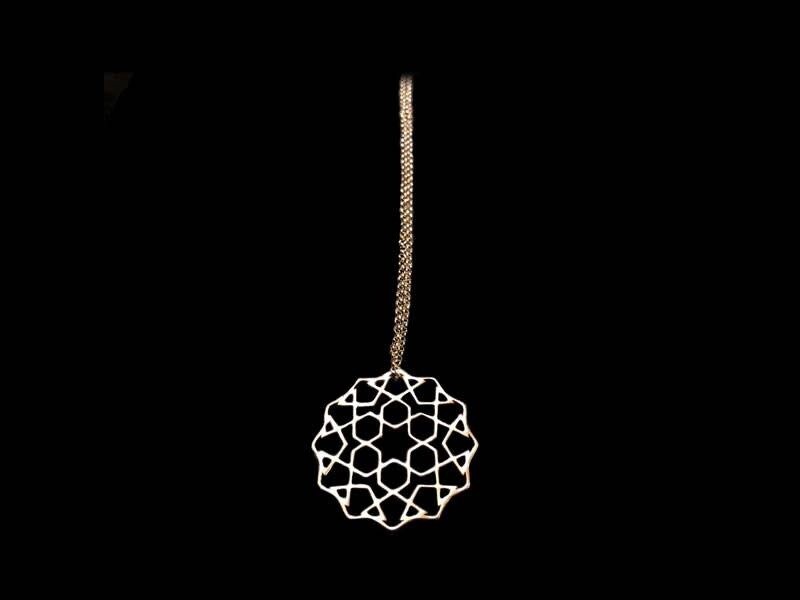 LARGE CORDOBA PENDANT WITH SILVER CHAIN
