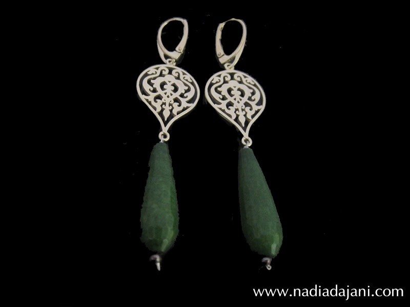 SMALL ARABESQUE EARRINGS WITH GREEN AGATE DROP